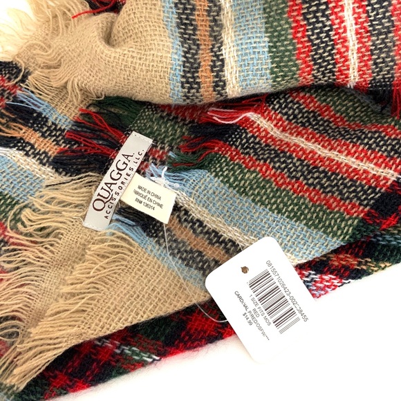 QUAGGA Oversized Wrap Scarf 56 x 56 Plaid Red Tan Navy Green Cozy NWT N19 - Picture 3 of 3